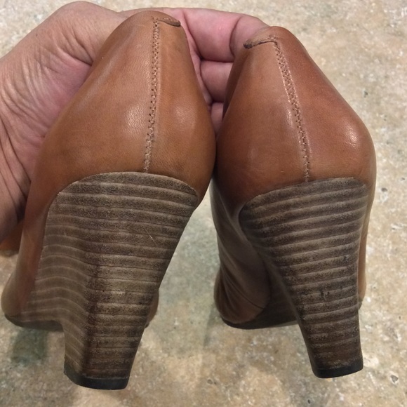 JESSICA SIMPSON TAN LEATHER WEDGE HEELS - Picture 5 of 7